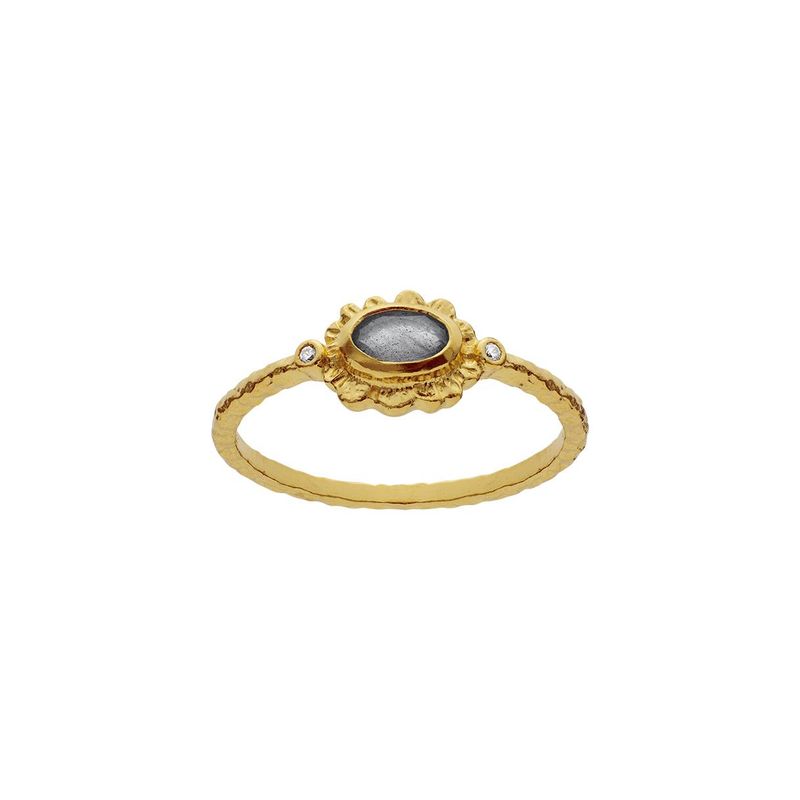 Lia ring, Maanesten
