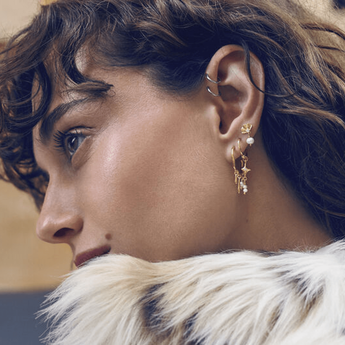 Odette ørepynt, Maanesten