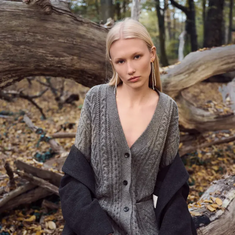 Faye ørepynt, Maanesten